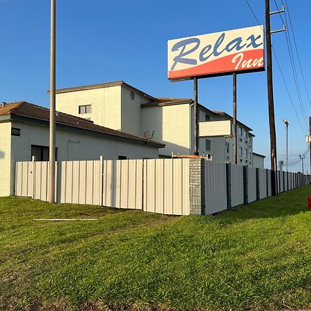 Relax Inn 钱诺夫 外观 照片