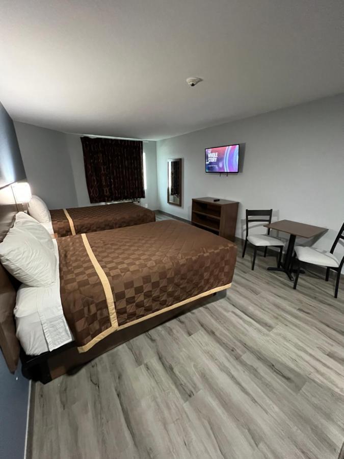 Relax Inn 钱诺夫 外观 照片