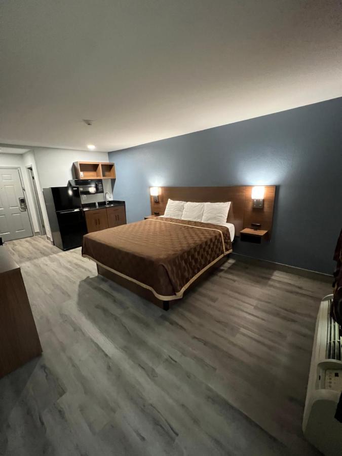 Relax Inn 钱诺夫 外观 照片