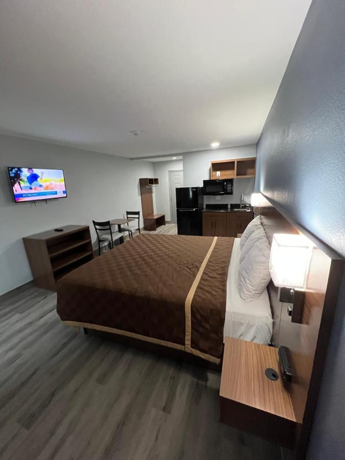 Relax Inn 钱诺夫 外观 照片