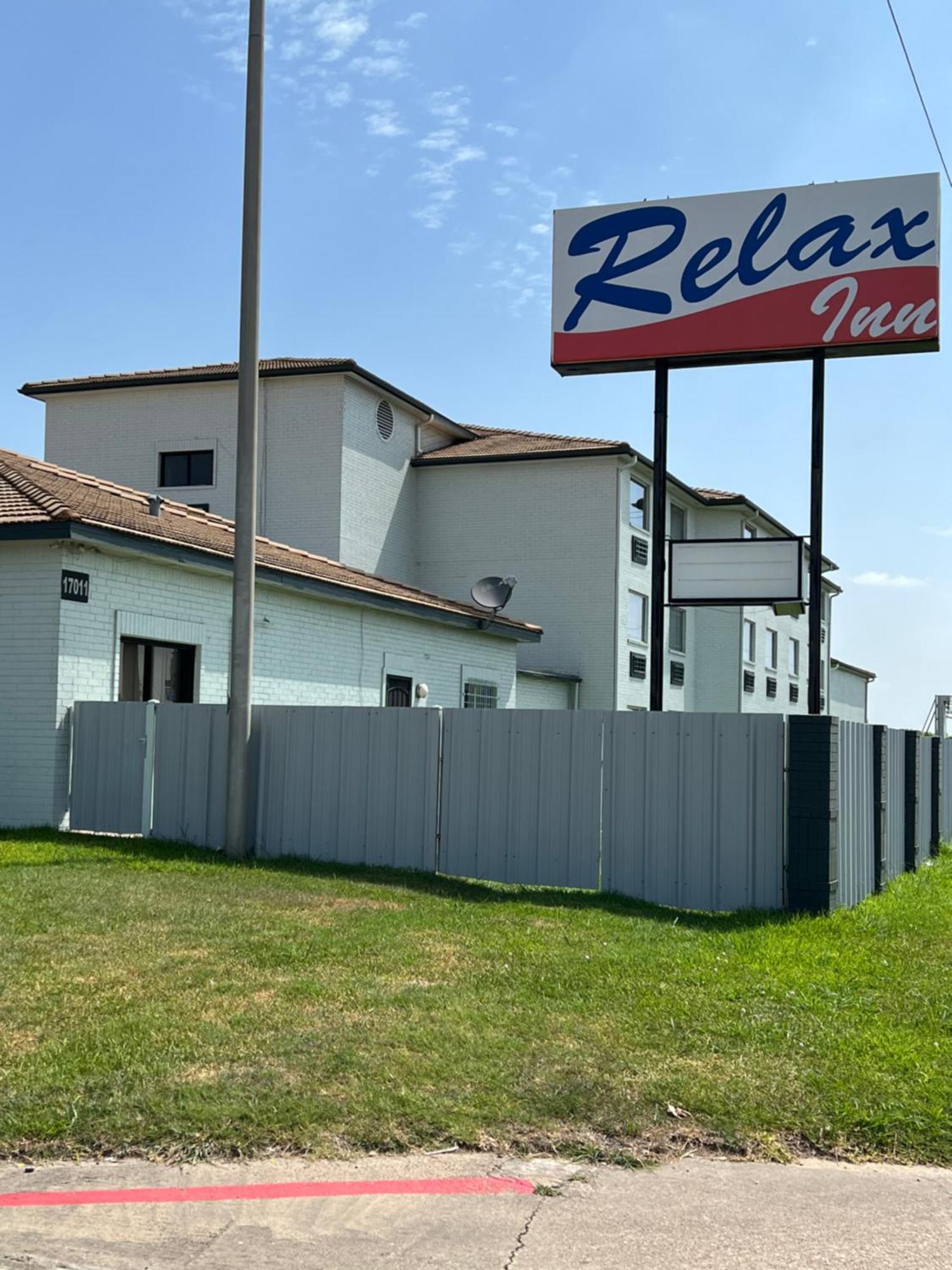 Relax Inn 钱诺夫 外观 照片