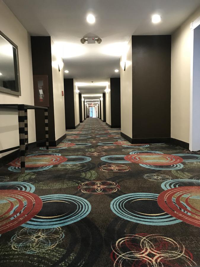 Relax Inn 钱诺夫 外观 照片