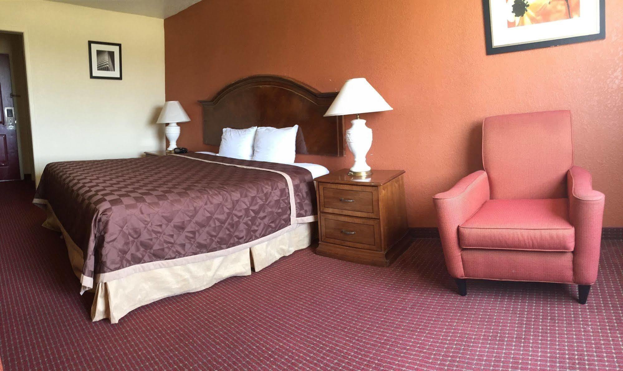 Relax Inn 钱诺夫 外观 照片