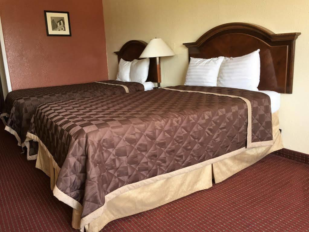 Relax Inn 钱诺夫 外观 照片