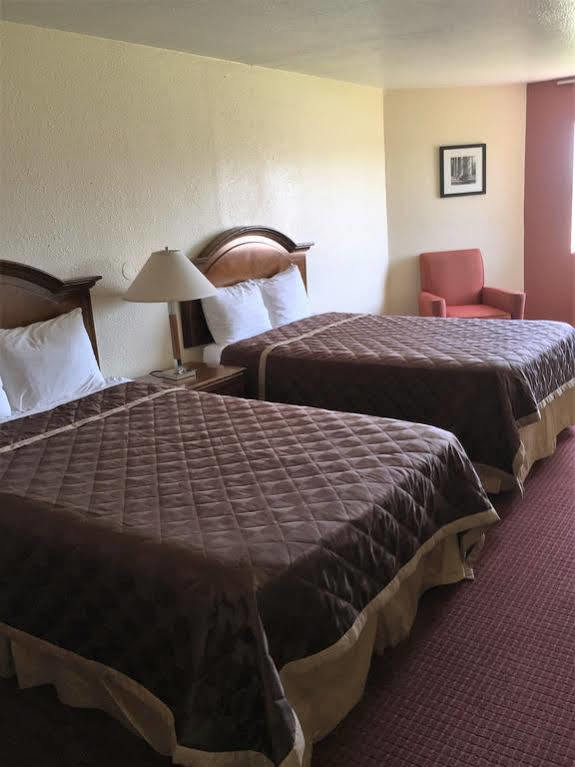 Relax Inn 钱诺夫 外观 照片